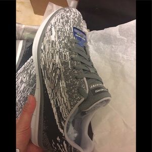 skechers men synergy skech knit sneaker